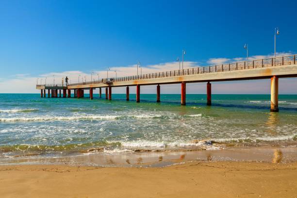 Il molo sulla spiaggia di Tonfano